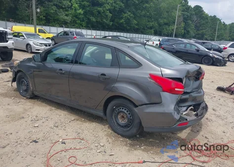 2016 Ford Focus S из США, поврежденный, VIN 1FADP3E23GL248945